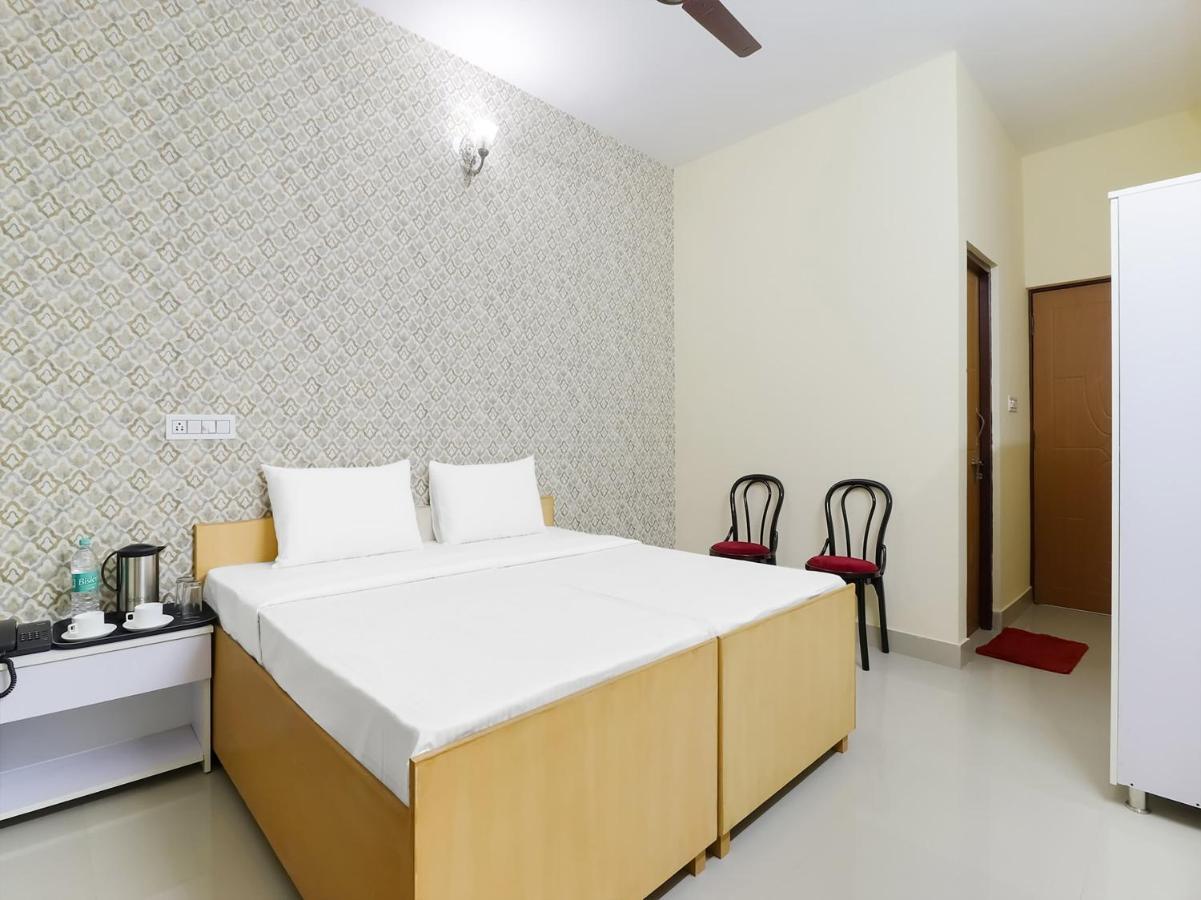 Oyo 84661 Lakshmi Home Stay Jhajra Exterior photo